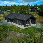 Unique With Fantastic View, Sauna, & Ev Outlet 펜션 Svingvoll