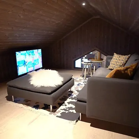 Unique With Fantastic View, Sauna, & Ev Outlet Svingvoll
