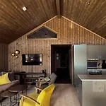 Unique With Fantastic View, Sauna, & Ev Outlet * Svingvoll